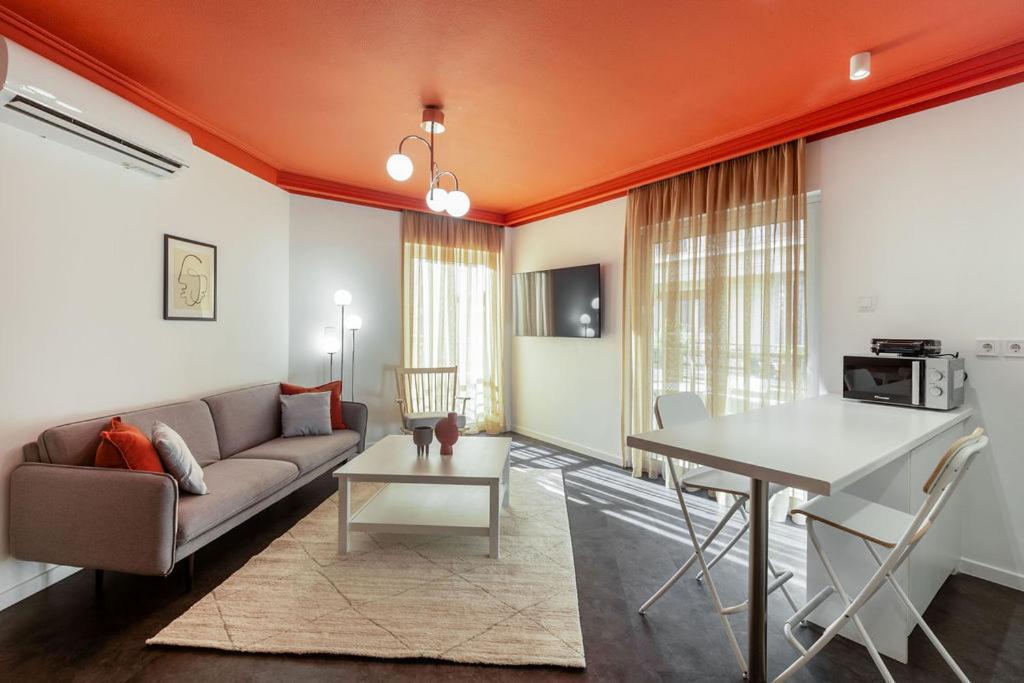 Onezerotwo By Zoia Living Aparthotel เอเธนส์ ภายนอก รูปภาพ